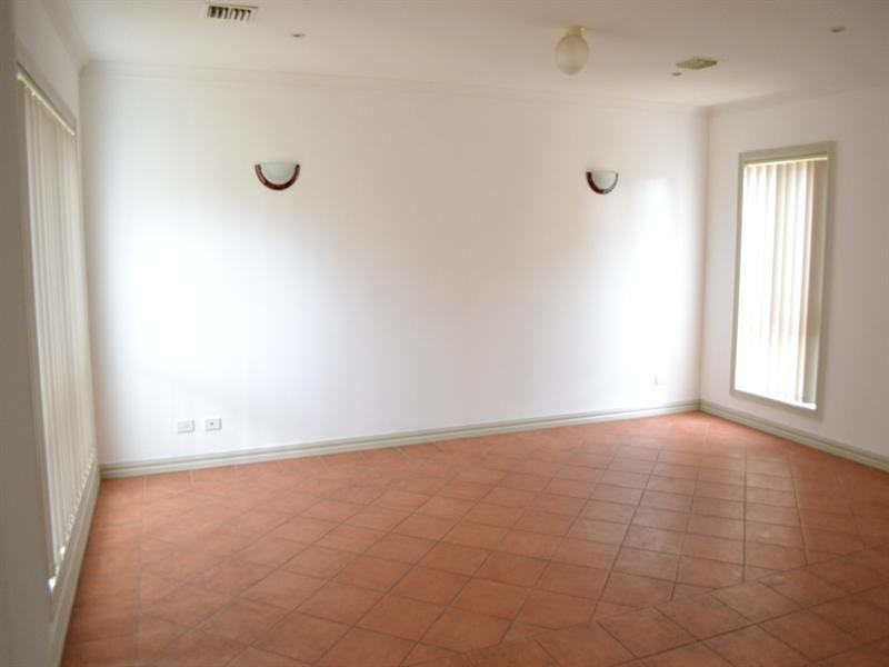 2/70 Community Hub, Sydenham VIC 3037