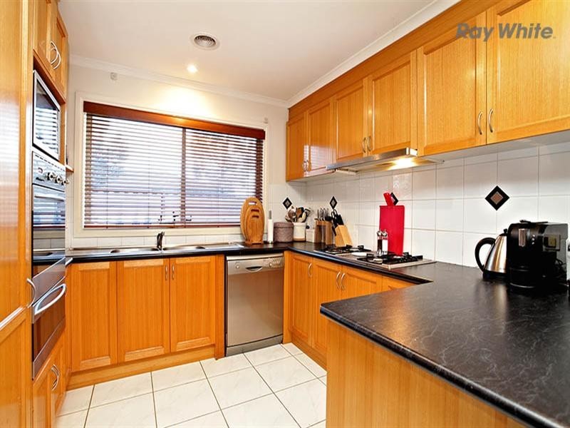 8 Caledonian Way, Point Cook VIC 3030