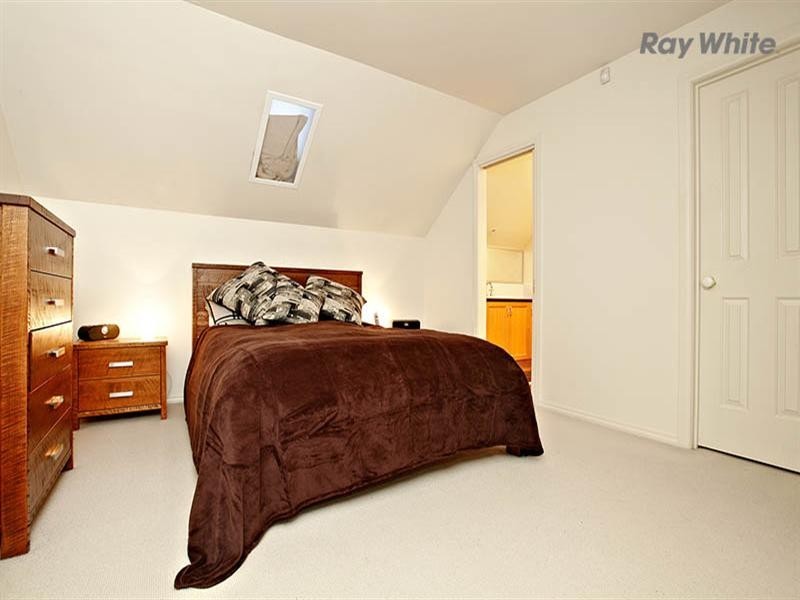 8 Caledonian Way, Point Cook VIC 3030