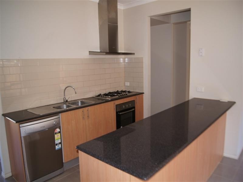 34 Shiraz Crescent, Point Cook VIC 3030