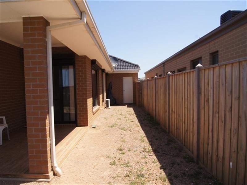34 Shiraz Crescent, Point Cook VIC 3030