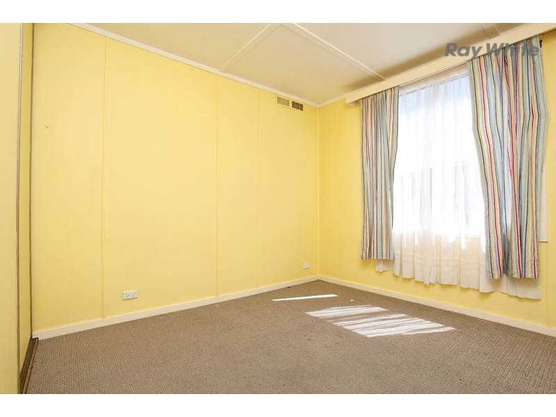 2 Eaton Parade, Laverton VIC 3028