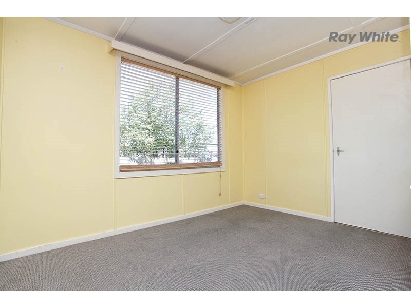 2 Eaton Parade, Laverton VIC 3028