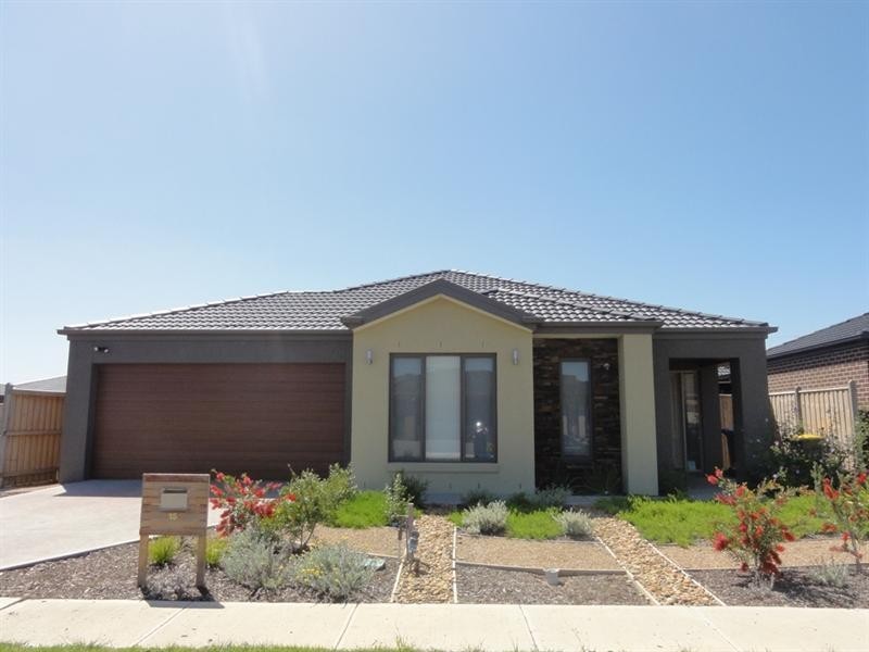 15 Penshurst Avenue, Williams Landing VIC 3027