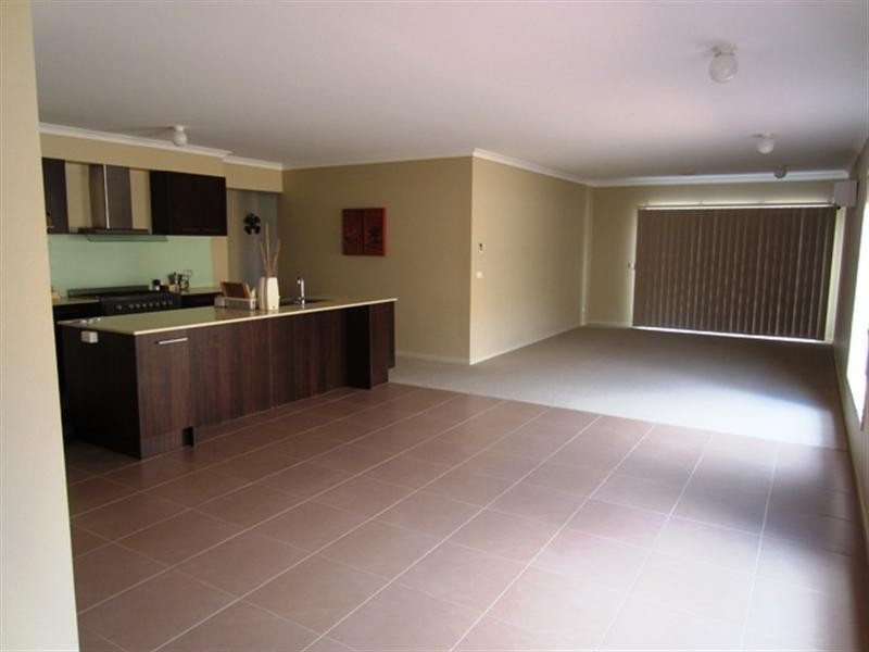 15 Penshurst Avenue, Williams Landing VIC 3027