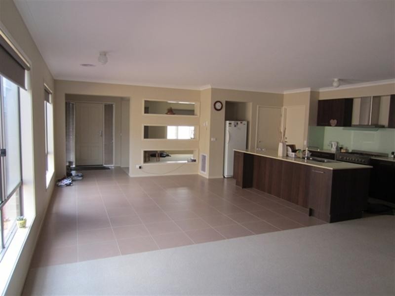 15 Penshurst Avenue, Williams Landing VIC 3027