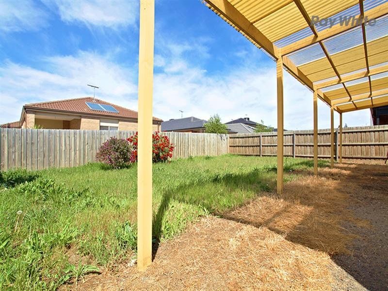 16 Cloudy Crescent, Point Cook VIC 3030