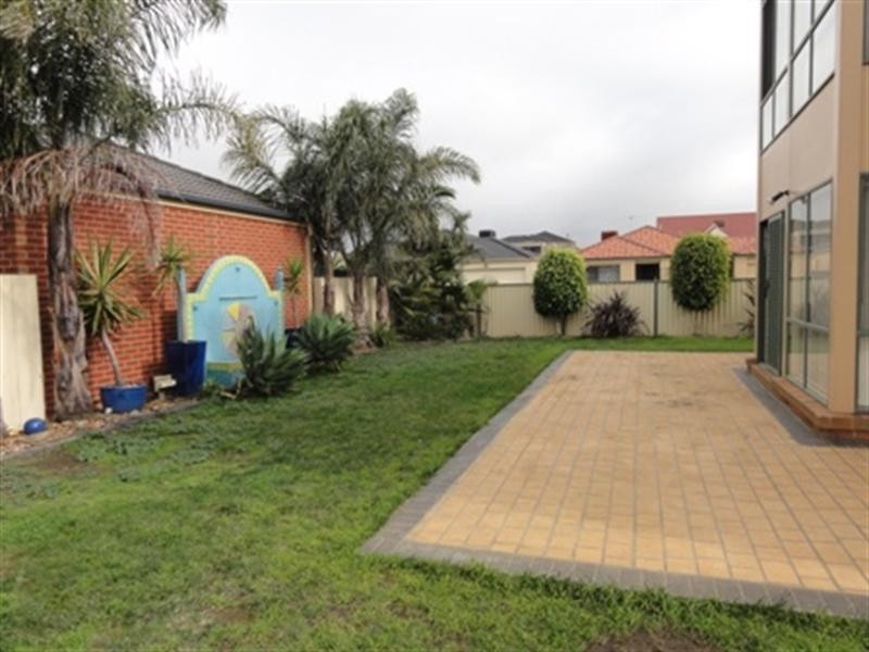 17 Contessa Court, Point Cook VIC 3030