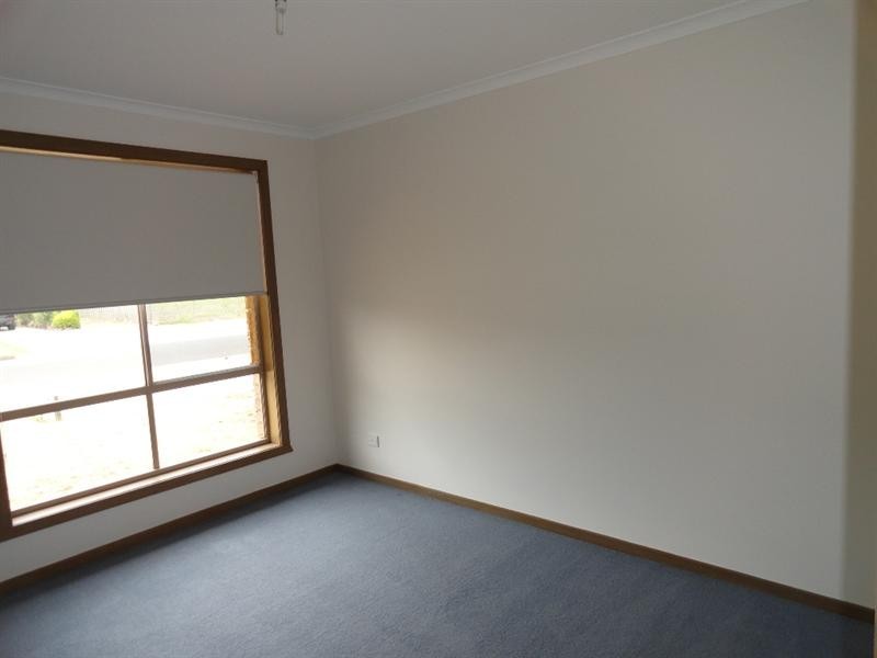 19 A NORTH Avenue, Altona Meadows VIC 3028