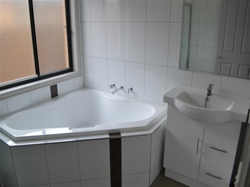 2 Swinburne Court, Truganina VIC 3029