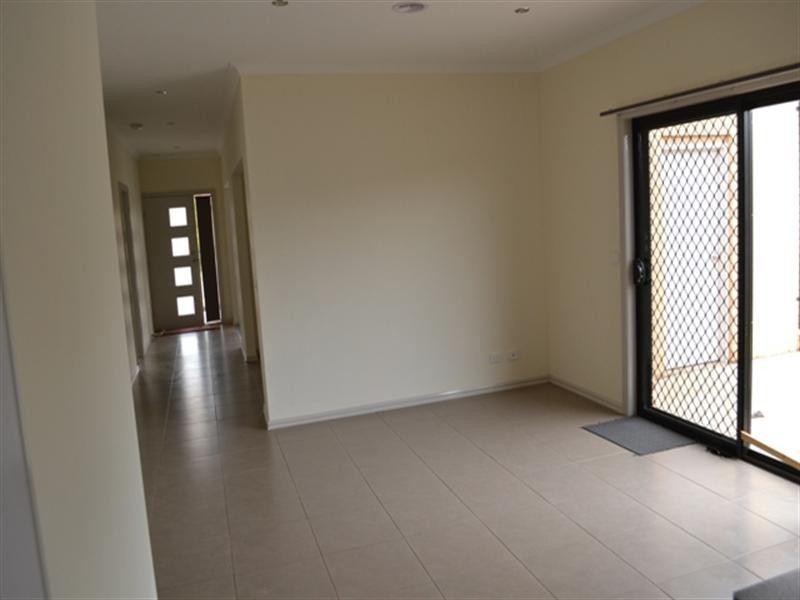 2 Swinburne Court, Truganina VIC 3029