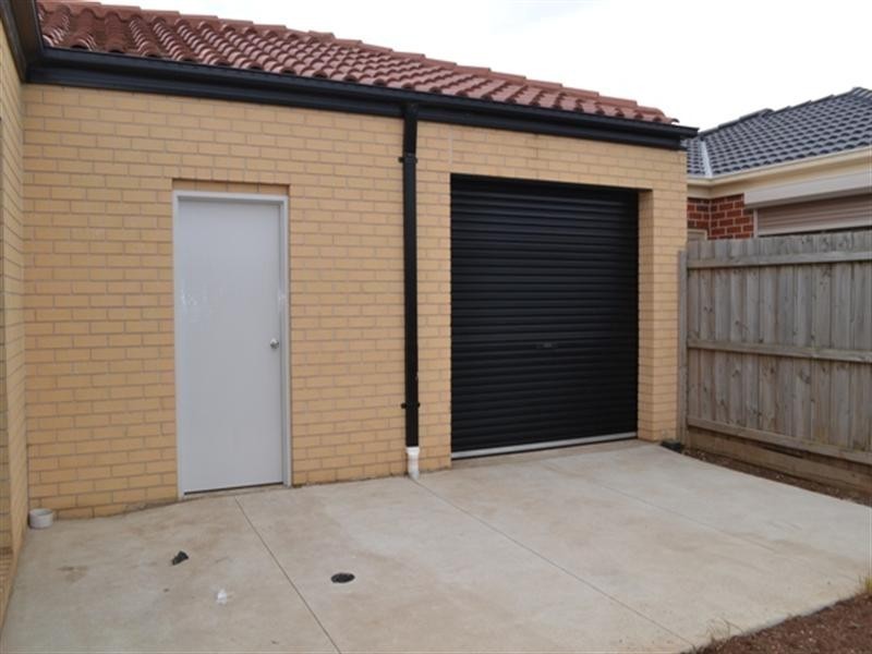 2 Swinburne Court, Truganina VIC 3029