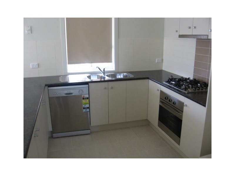 13 Orchard Valley Avenue, Pakenham VIC 3810