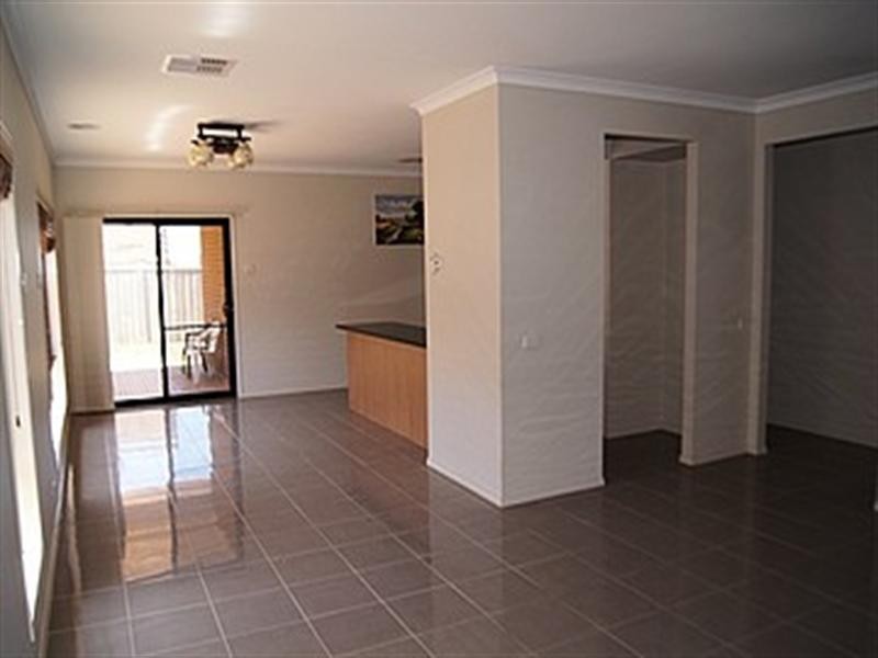 34 Shiraz Crescent, Point Cook VIC 3030