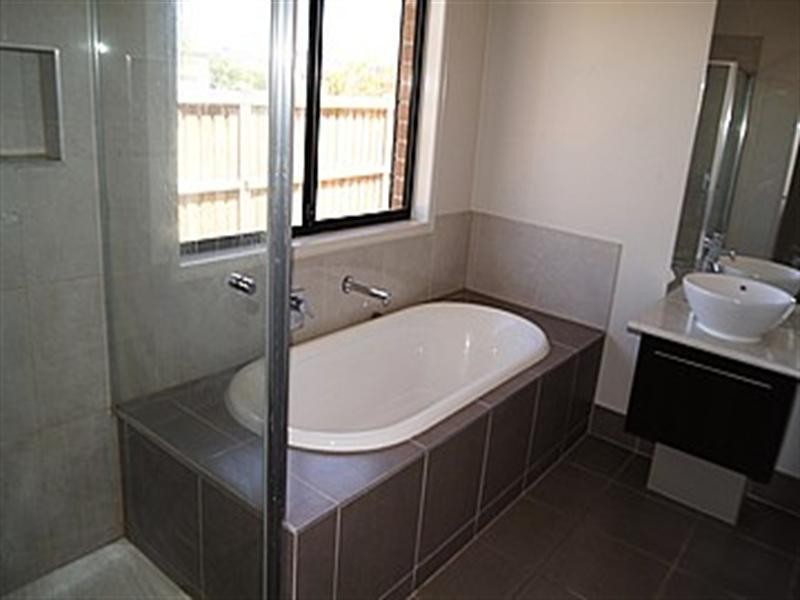 34 Shiraz Crescent, Point Cook VIC 3030