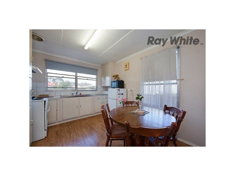 1 Evans Crescent, Laverton VIC 3028