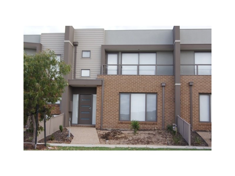 101 Featherbrook Drive, Point Cook VIC 3030