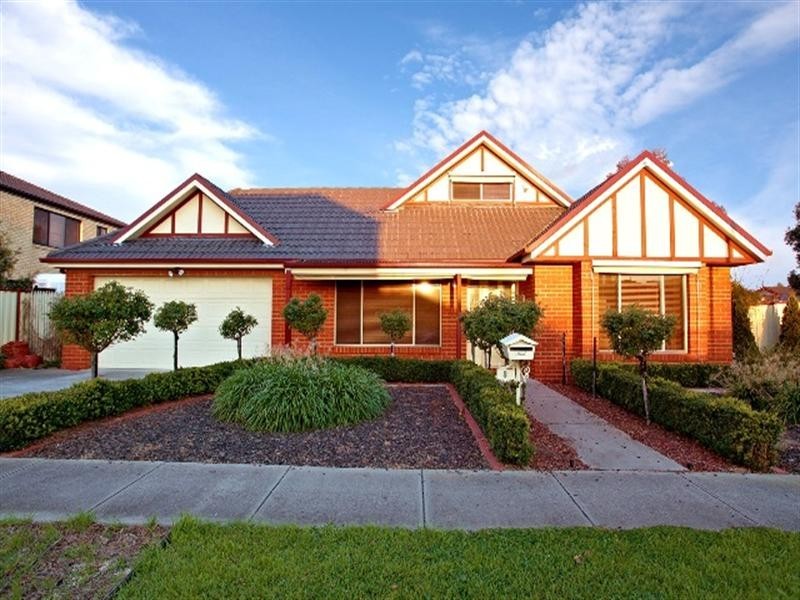 8 Caledonian Way, Point Cook VIC 3030