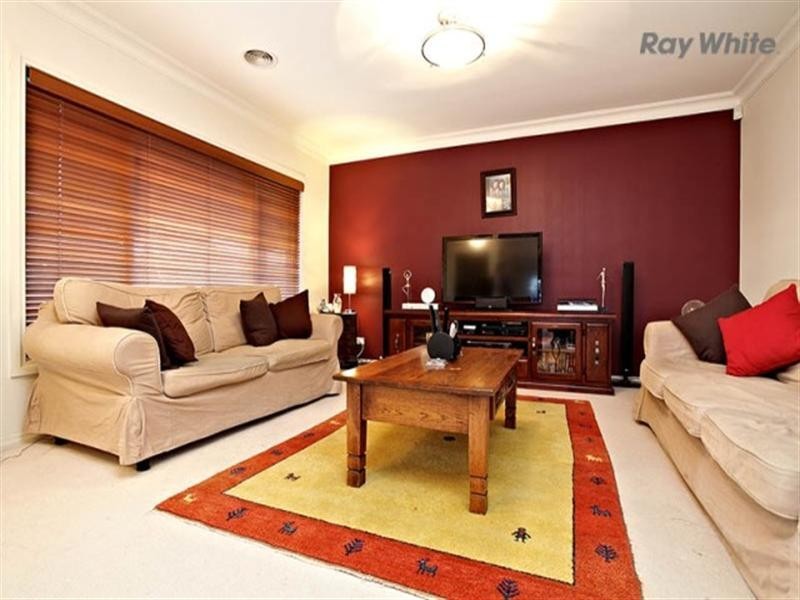 8 Caledonian Way, Point Cook VIC 3030