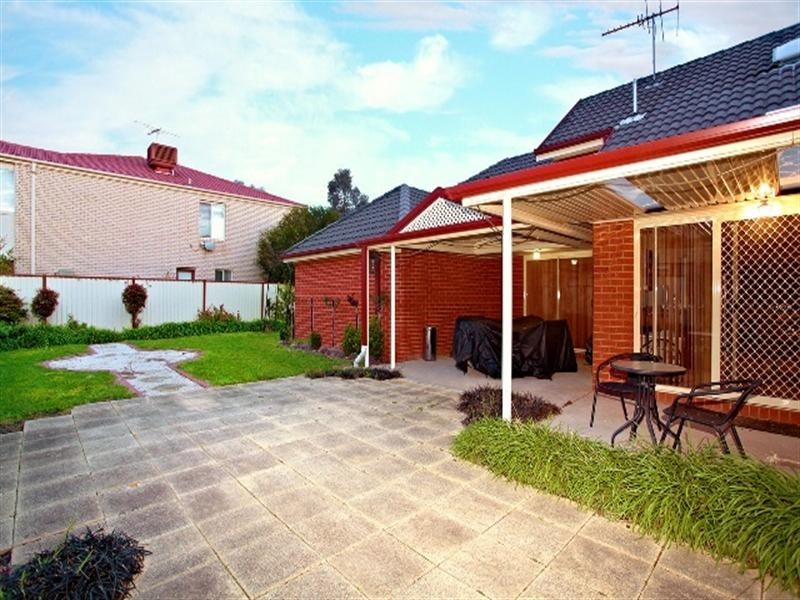 8 Caledonian Way, Point Cook VIC 3030