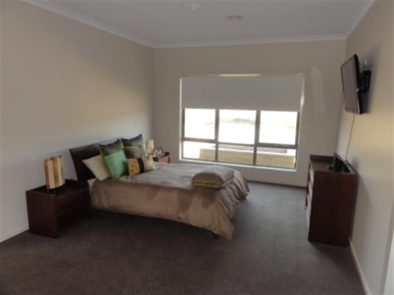 21 Fieldwren Drive, Williams Landing VIC 3027