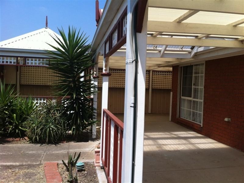 6 Truman Court, Altona Meadows VIC 3028