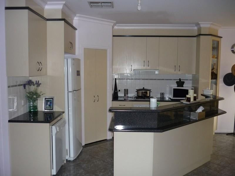 12 ALBERT PLACE,, Hoppers Crossing VIC 3029