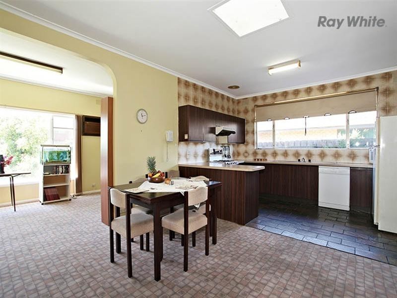 13 James Avenue, Seaholme VIC 3018