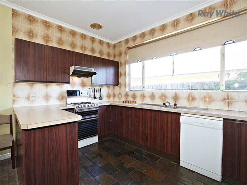 13 James Avenue, Seaholme VIC 3018