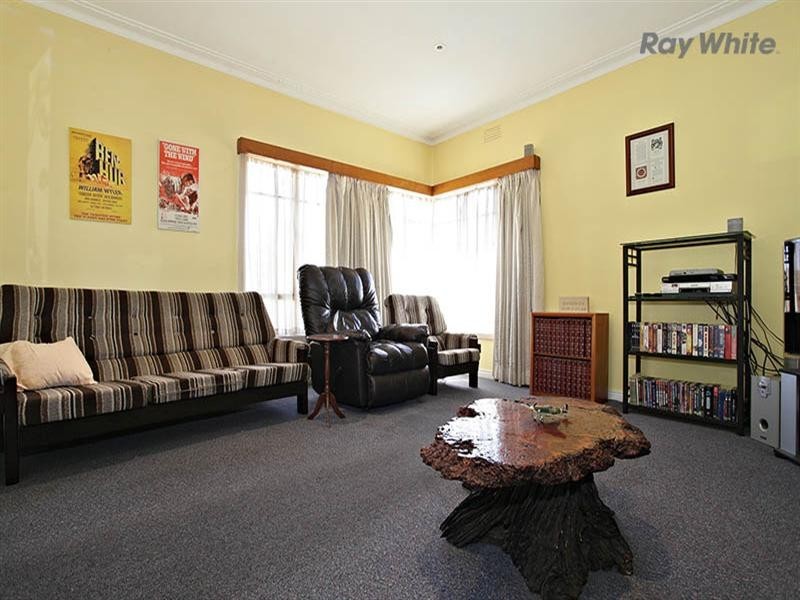 13 James Avenue, Seaholme VIC 3018