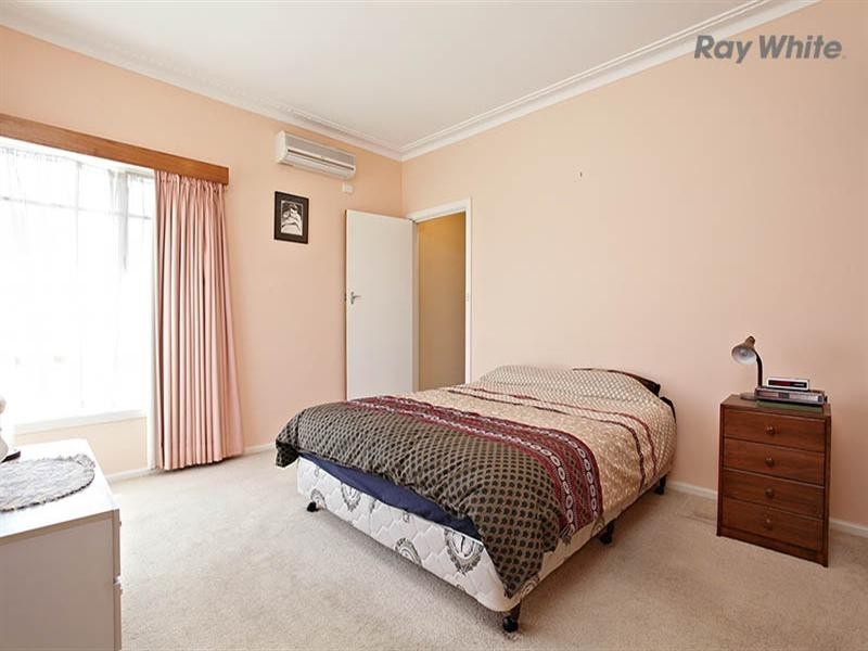 13 James Avenue, Seaholme VIC 3018