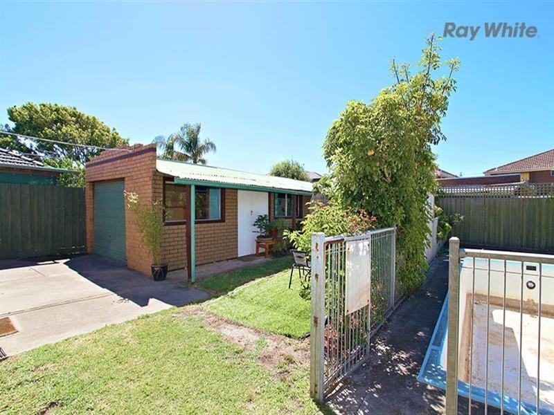 13 James Avenue, Seaholme VIC 3018