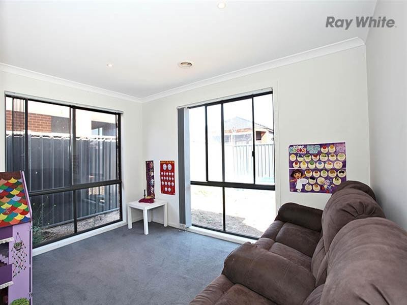 41 Pioneer Drive, Deer Park VIC 3023