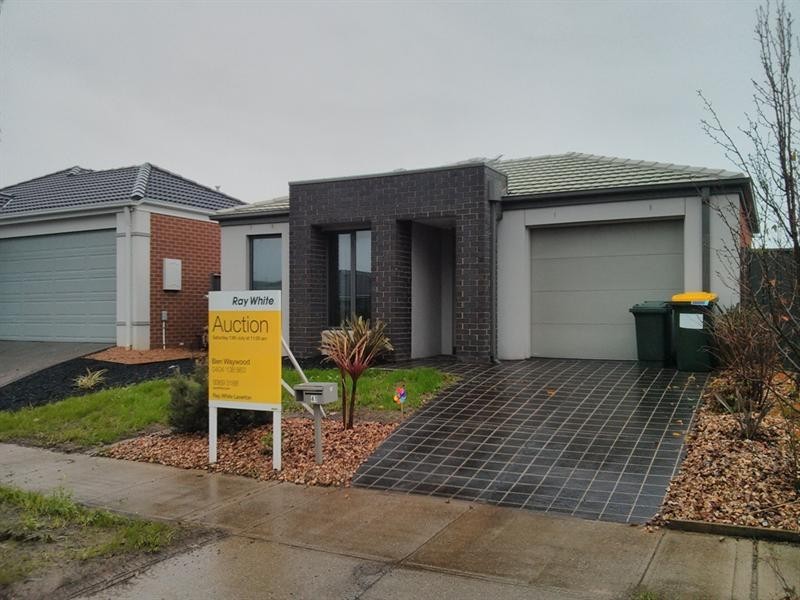41 Pioneer Drive, Deer Park VIC 3023