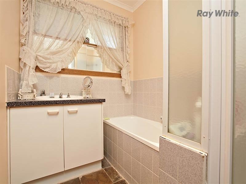 1/24 Victoria Street, Altona Meadows VIC 3028