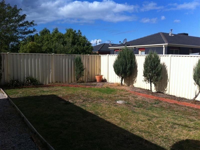 4 Beveridge Court, Point Cook VIC 3030