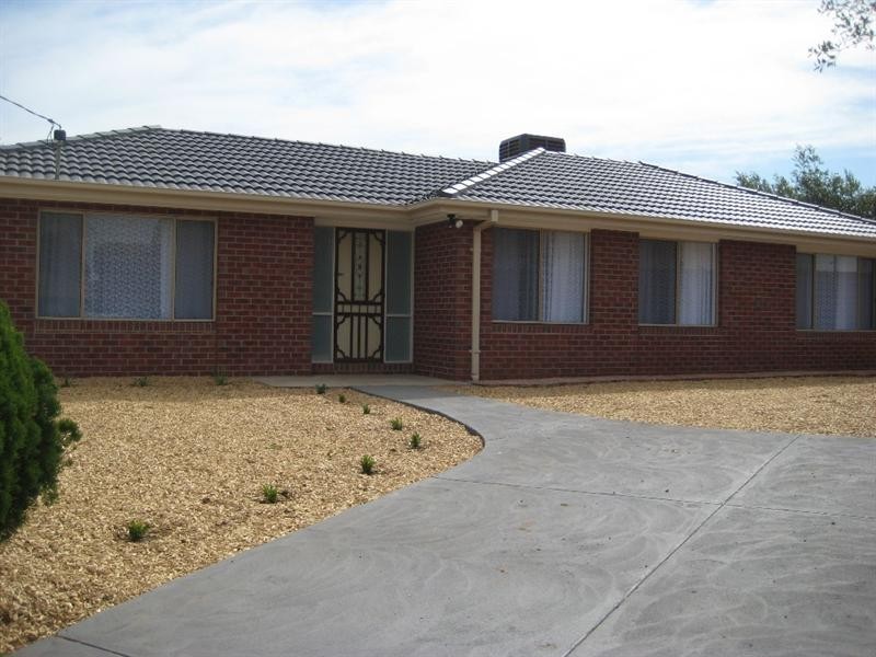 4 Swan Street, Werribee VIC 3030