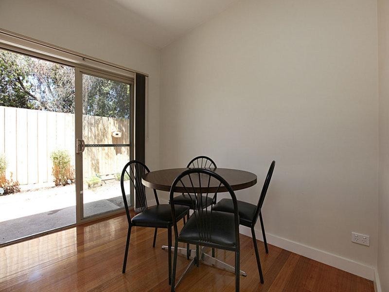 2/121 Bladin Street, Laverton VIC 3028