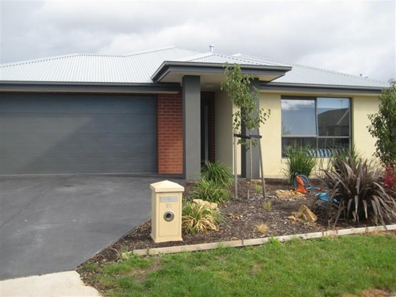21 Tropic Circuit, Point Cook VIC 3030