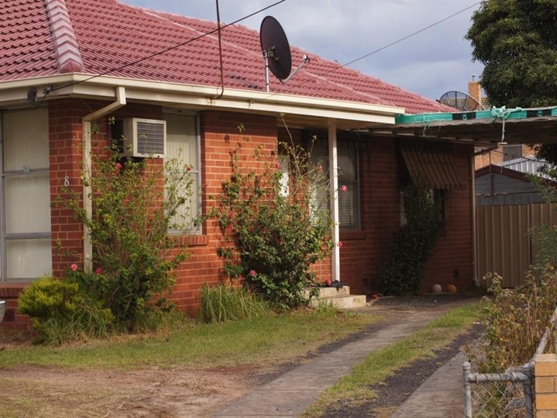 8 Eades Street, Laverton VIC 3028