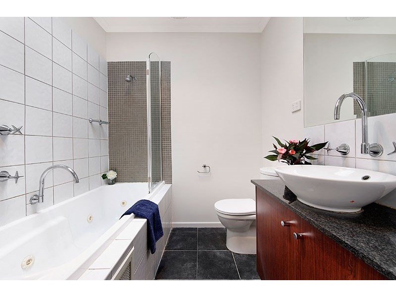 16 Ribbony Walk, Maribyrnong VIC 3032