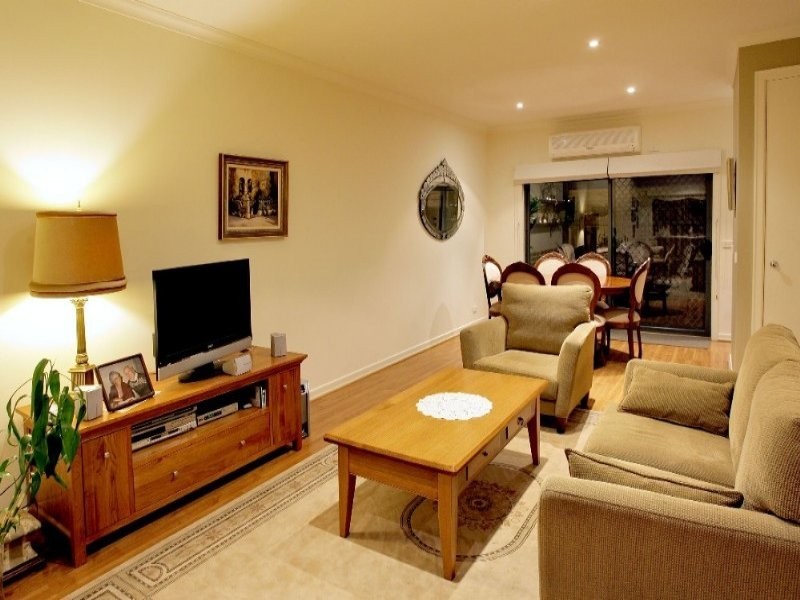 2/47 Paxton Street, South Kingsville VIC 3015