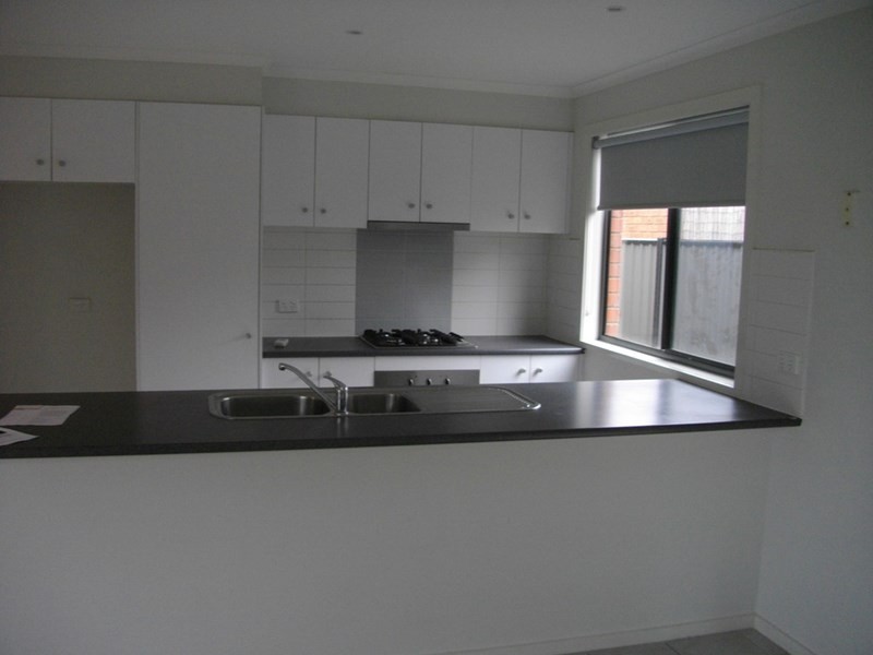 17 Lindsay Gardens, Point Cook VIC 3030