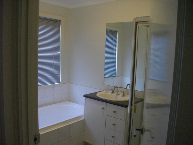 17 Lindsay Gardens, Point Cook VIC 3030