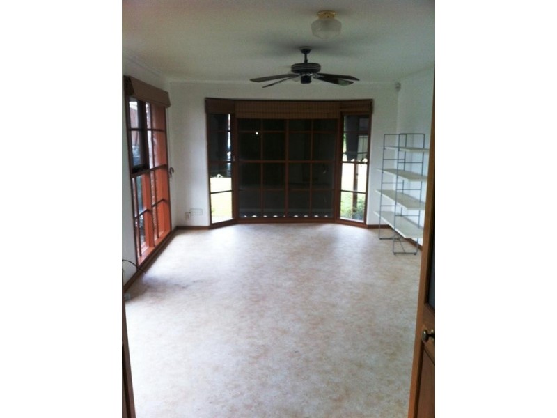 17 Crellin Avenue, Altona Meadows VIC 3028