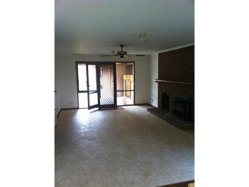 17 Crellin Avenue, Altona Meadows VIC 3028