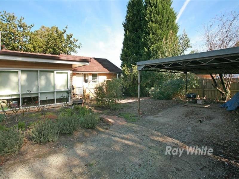 11 Henwood Street, Blackburn South VIC 3130