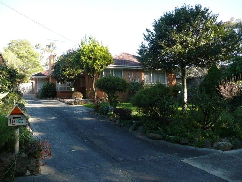 18 South Parade, Blackburn VIC 3130