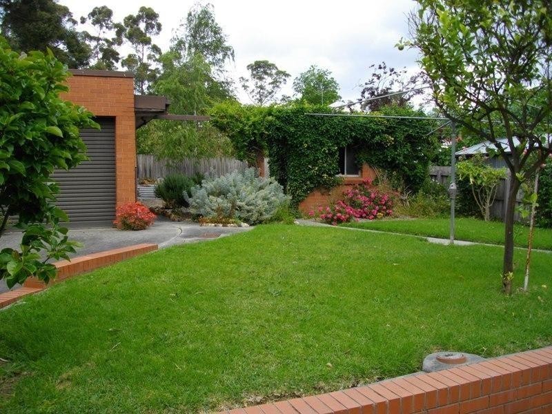 18 South Parade, Blackburn VIC 3130