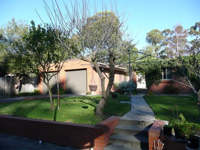18 South Parade, Blackburn VIC 3130